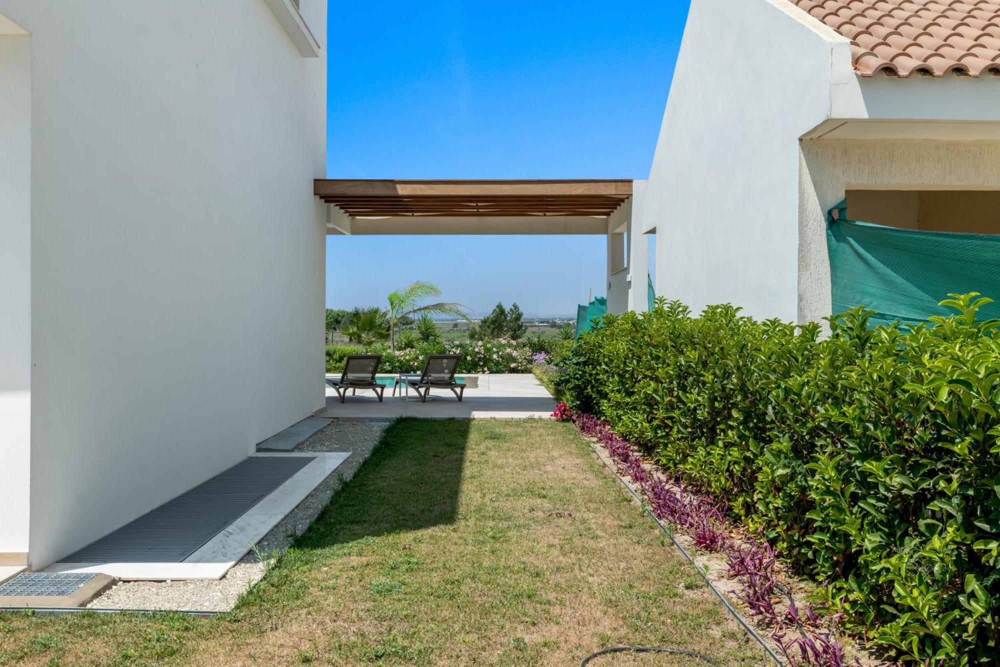 Serenity Waves Villa 17 拉纳卡 外观 照片